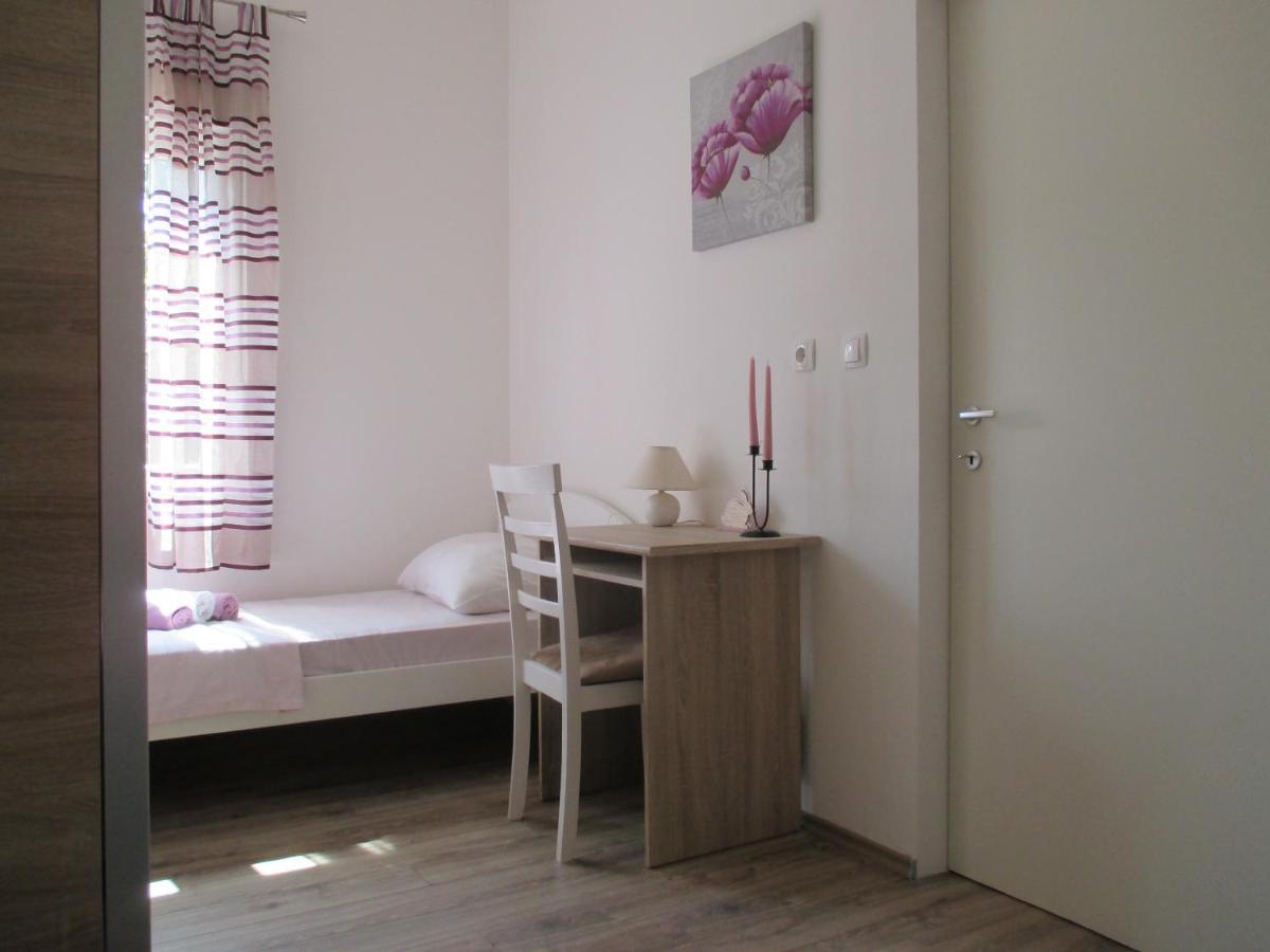Appartement Near Center,beach,bus +free Parking Zadar